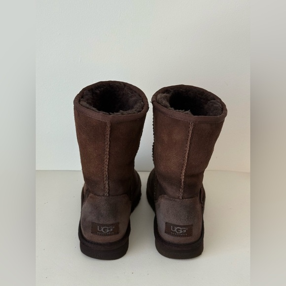 UGG Classic Short Sheepskin Boots in Burnt Cedar - Picture 6 of 12